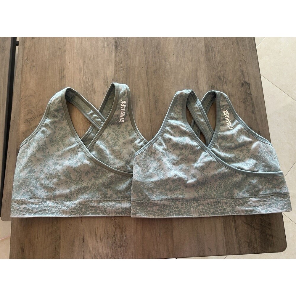 Gymshark Women's Adapt Animal Seamless Sports Bra Blue & Green Size Medium (2)